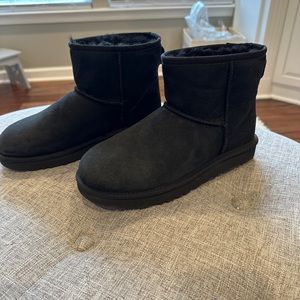 Black Classic Ugg mini boots size women’s 7